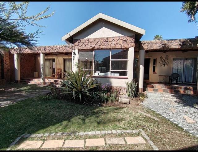 4 BEDROOM HOUSE FOR SALE IN WITFIELD